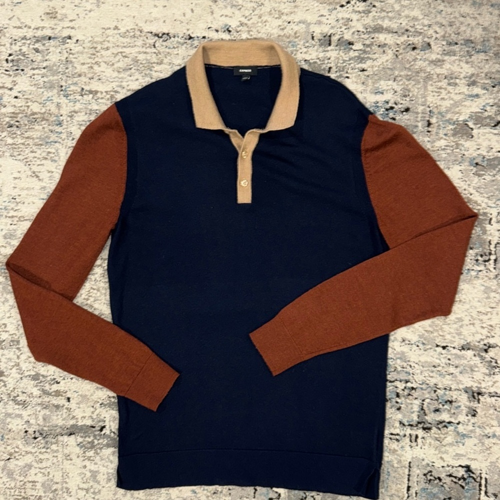 Express Men’s Block Merino Wool Sweater Polo
Color: NAVY